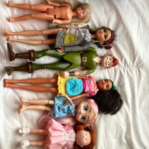 Assortment of barbie'ss
